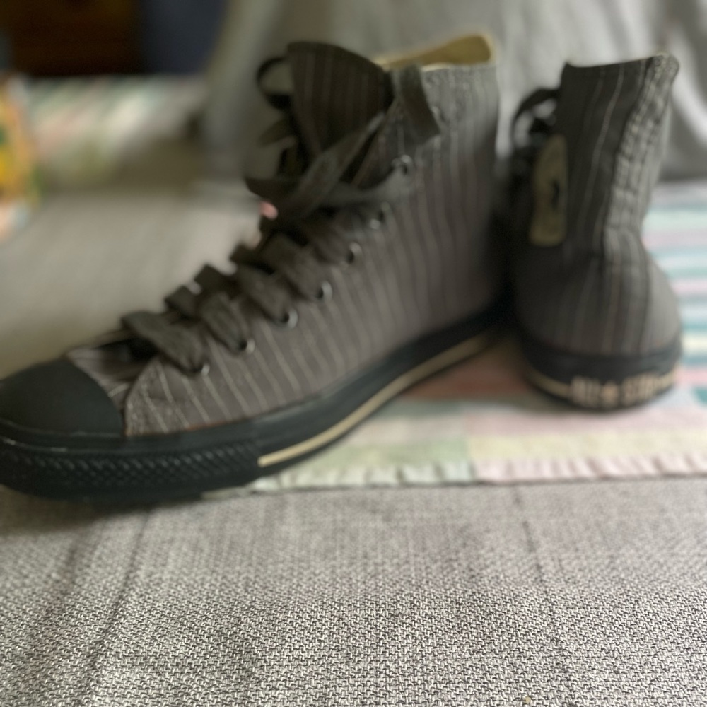 Converse All Stars size 8M/10W, grey and black (all converse run big) - Picture 6 of 6